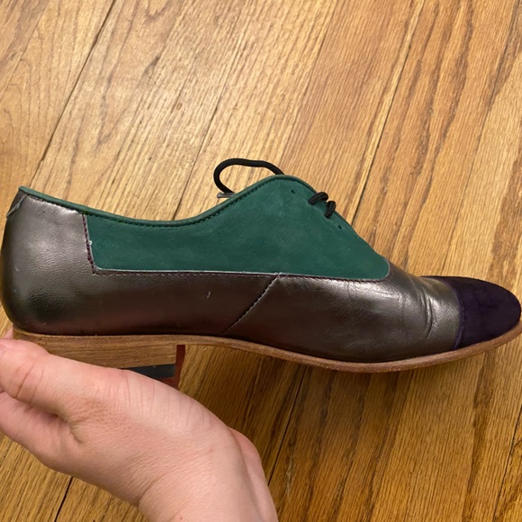 Dieppa Restrepo Suede Round-Toe Oxfords Size: 6.5 - Picture 6 of 13